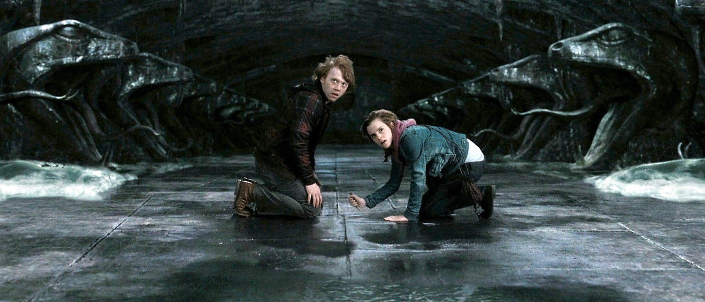 Which horcrux did Hermione destroy with Ron, in the chamber of secrets?